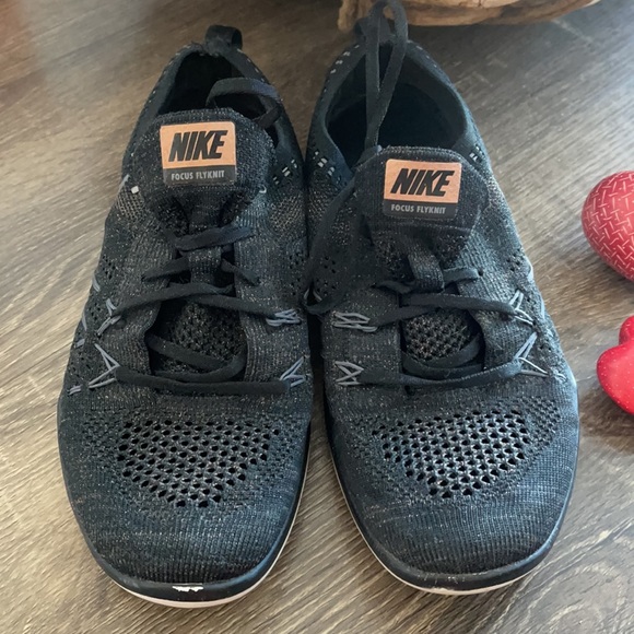 Nike free size 7 black and gold - Picture 2 of 5